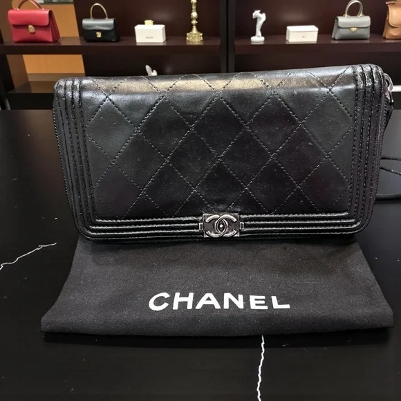 CHANEL Black Boy Leather Wallet - Picture 2 of 10